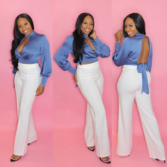 ‼️NEW‼️SHIPS TODAY📦 Blue Satin Plunge Crop Top - Picture 2 of 2